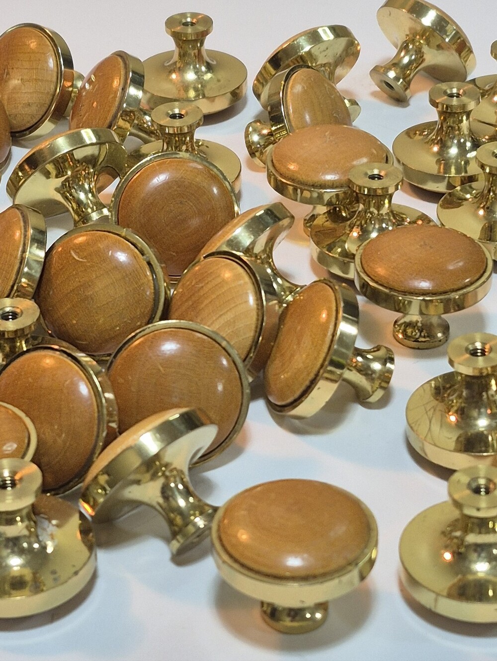 Vintage MCM Style Brass Tone Wood Grain Round Cabinet Knobs, Pack of 46
